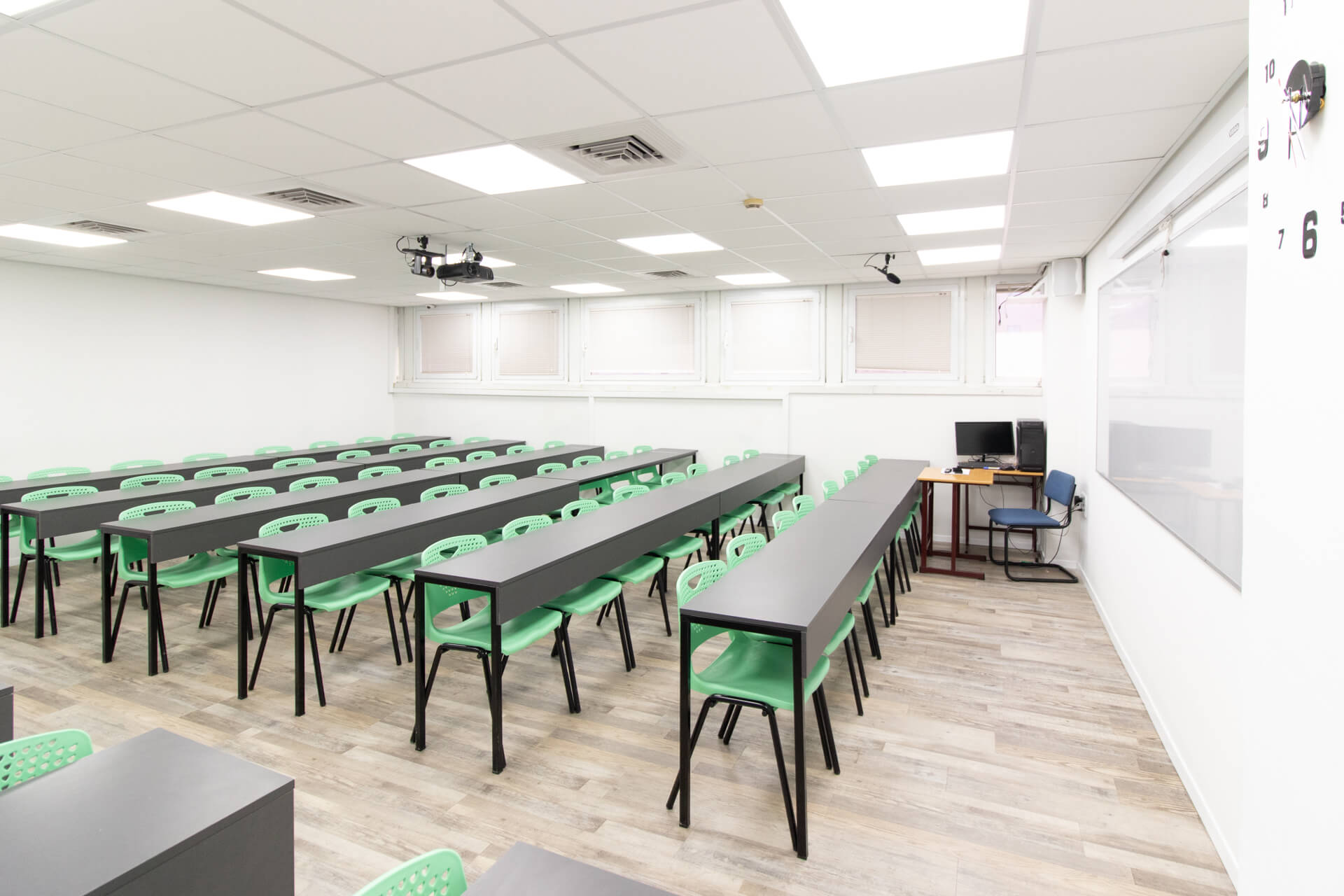 OS Class — כיתות וחדרי ישיבות — תמונה 2